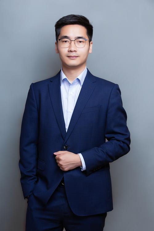 廖影农 视觉与舞美负责人